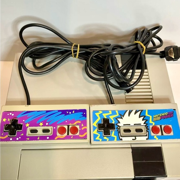 1985 Original Nintendo NES Console With 2 Controllers, Adapter ~ No games! - Picture 2 of 14